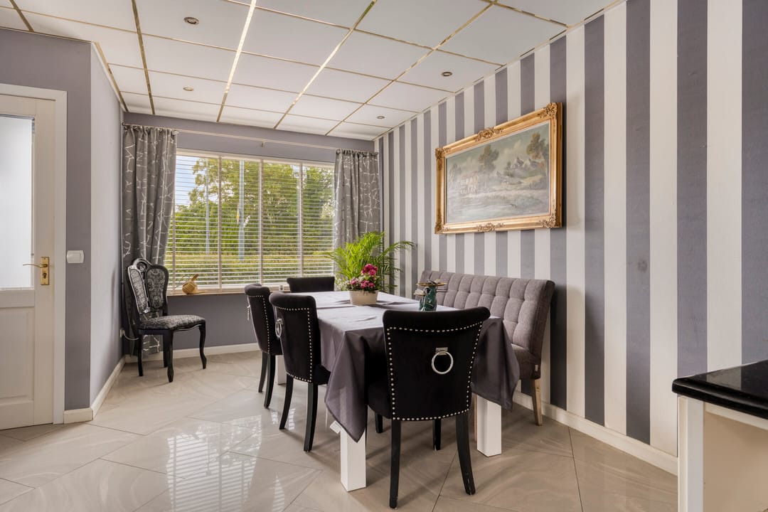 Spacious corner home with 5 bedrooms and rooftop terrace in Dorst — 11