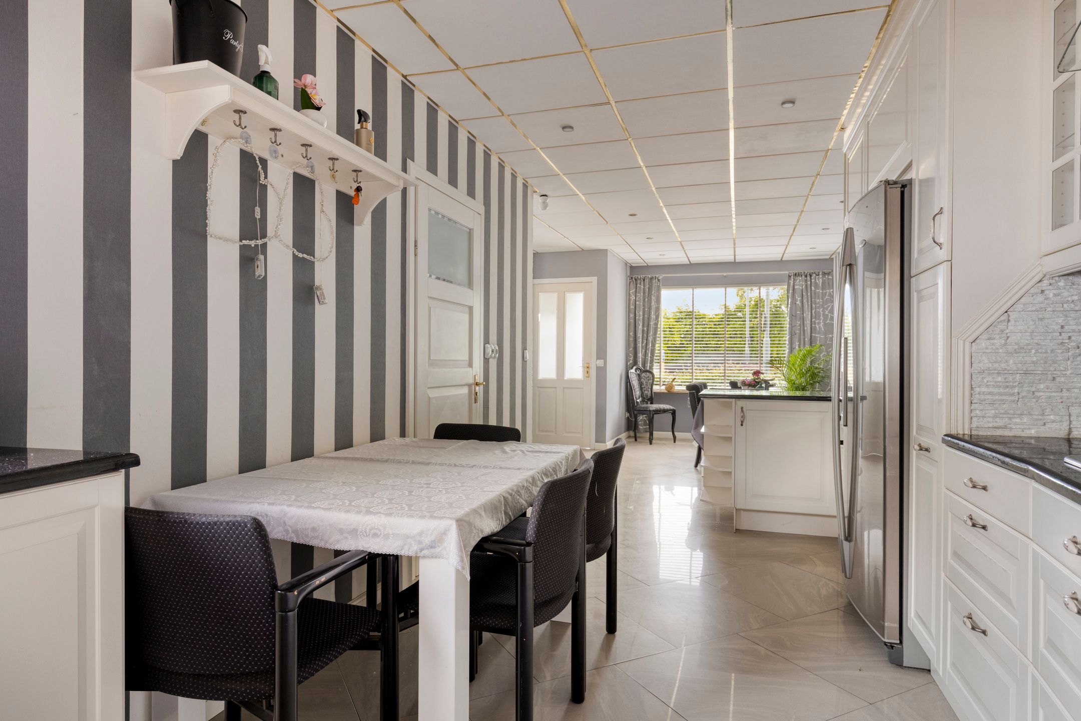 Spacious corner home with 5 bedrooms and rooftop terrace in Dorst — 15