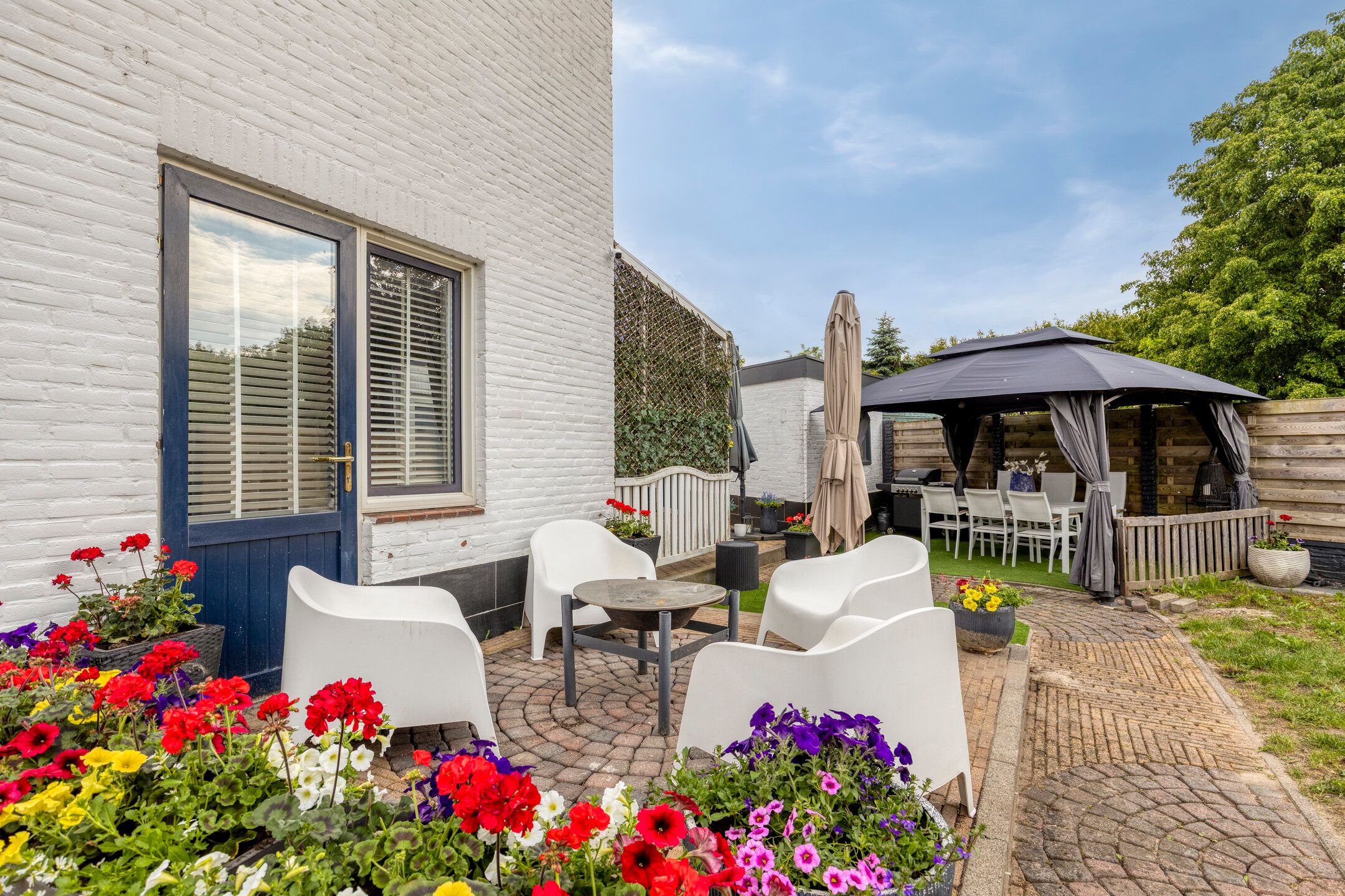 Spacious corner home with 5 bedrooms and rooftop terrace in Dorst — 45