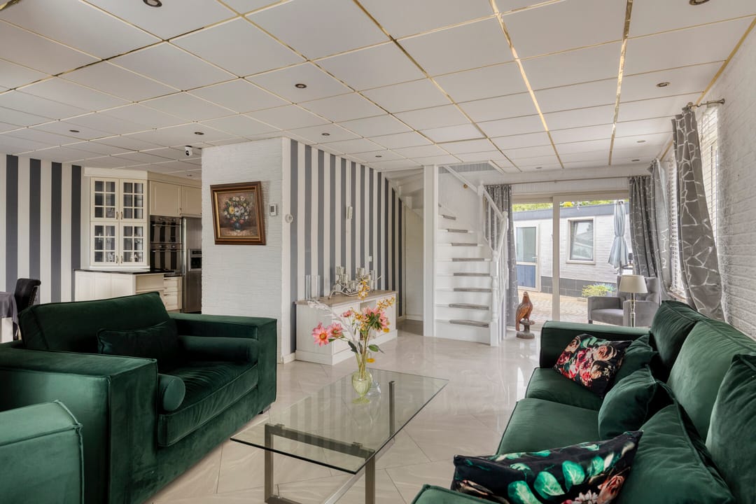 Spacious corner home with 5 bedrooms and rooftop terrace in Dorst — 7
