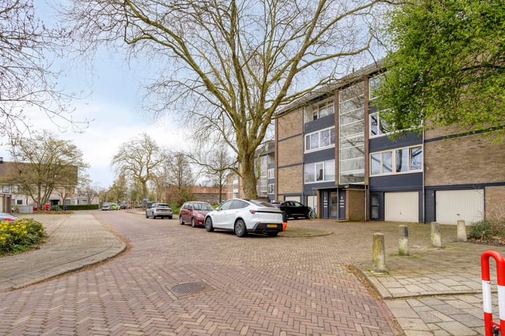 Appartement te koop: Tesselschadelaan 54, Uithoorn