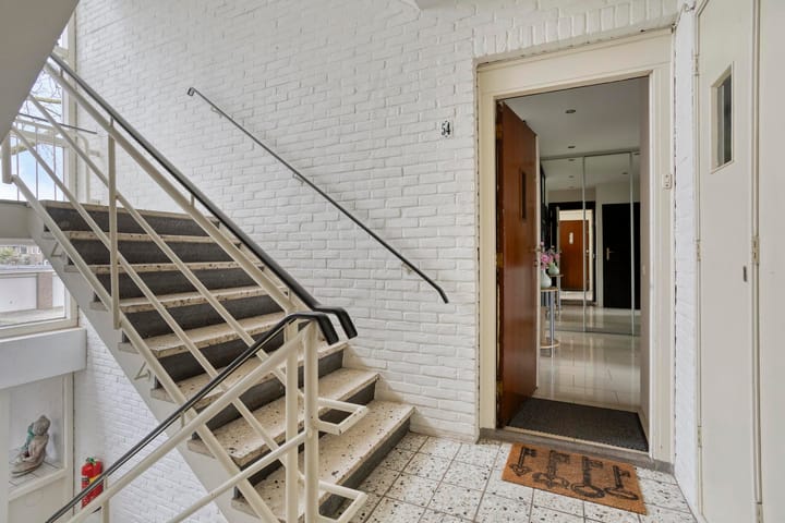 Appartement te koop: Tesselschadelaan 54, Uithoorn