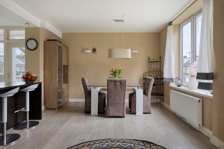 Appartement te koop: Tesselschadelaan 54, Uithoorn