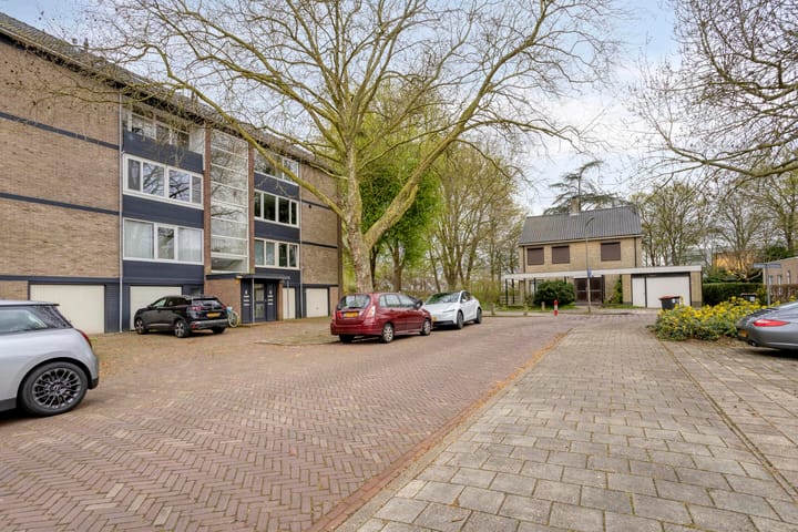 Appartement te koop: Tesselschadelaan 54, Uithoorn