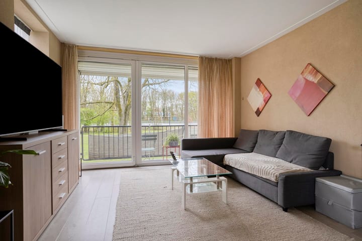 Appartement te koop: Tesselschadelaan 54, Uithoorn
