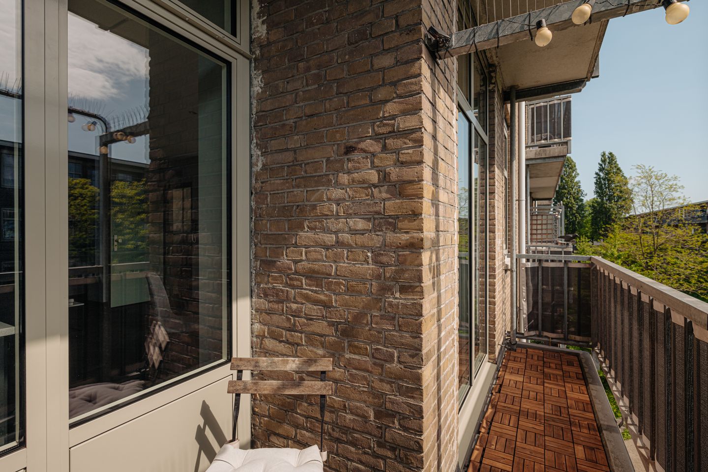 Renovated 1930s Apartment with Sunny Balcony in Bos en Lommer, Amsterdam — 14