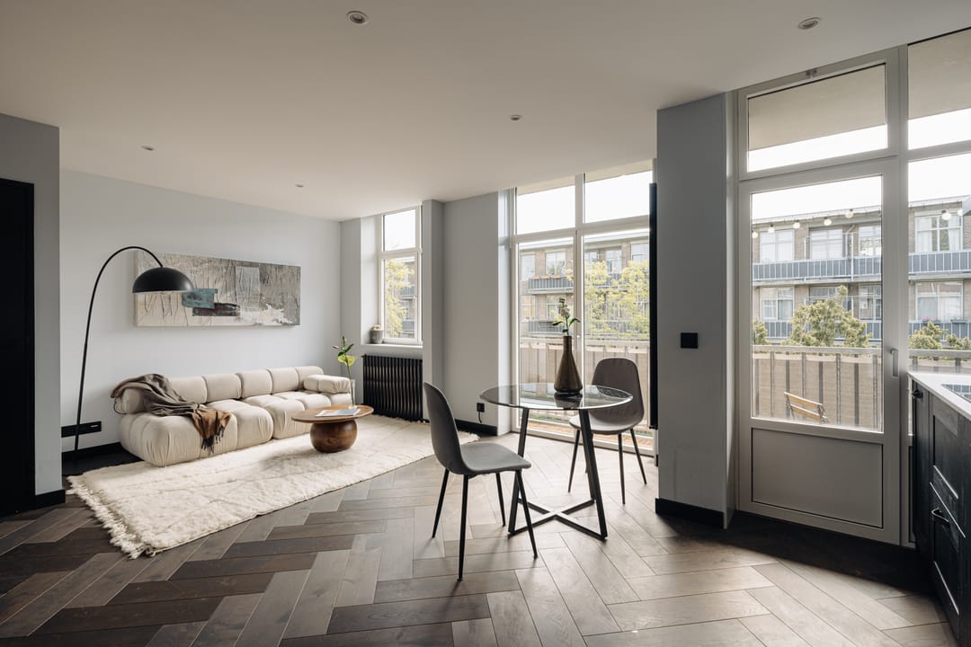 Renovated 1930s Apartment with Sunny Balcony in Bos en Lommer, Amsterdam — 7