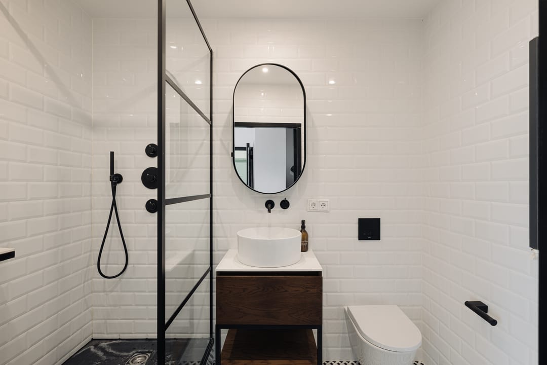 Renovated 1930s Apartment with Sunny Balcony in Bos en Lommer, Amsterdam — 17