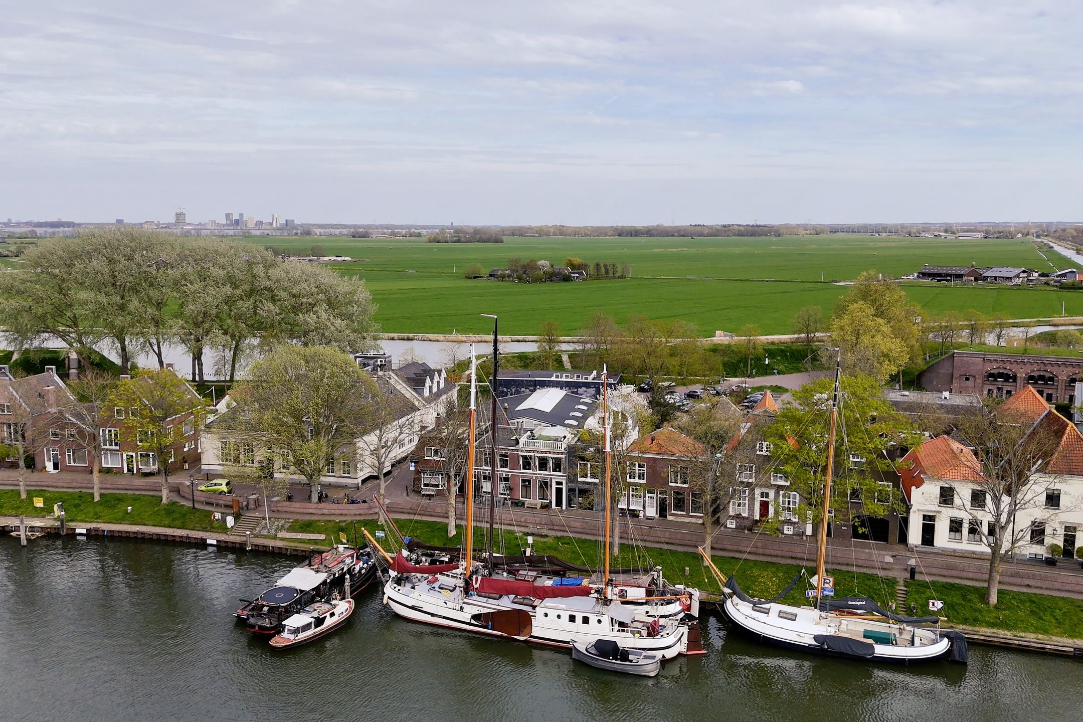 Photo 63 of Hellingstraat 48