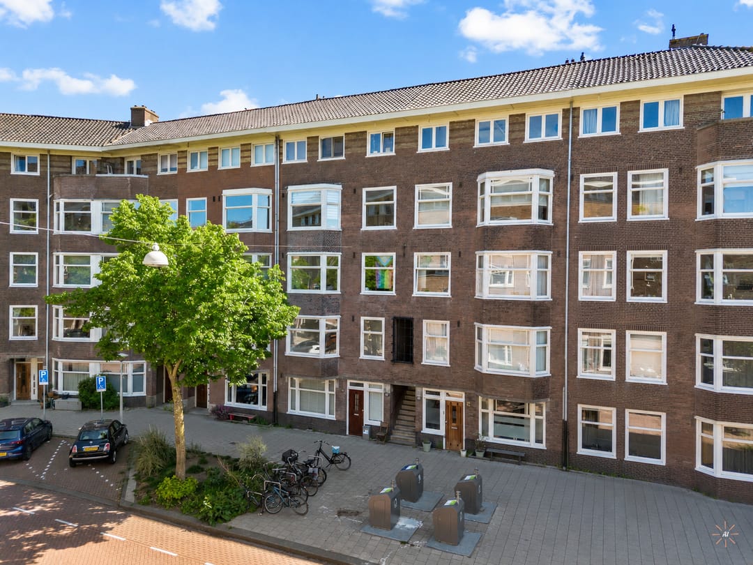 Appartement charmant de 3 pièces avec bow-window et balcon à Amsterdam Zuid