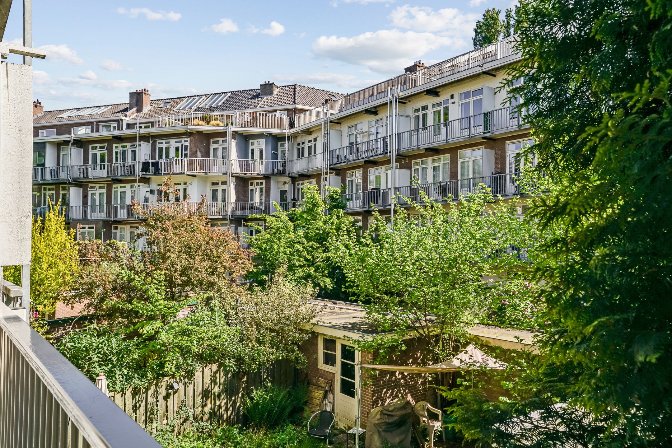 Charming 3-Room Apartment with Bay Window and Balcony in Amsterdam Zuid — 27