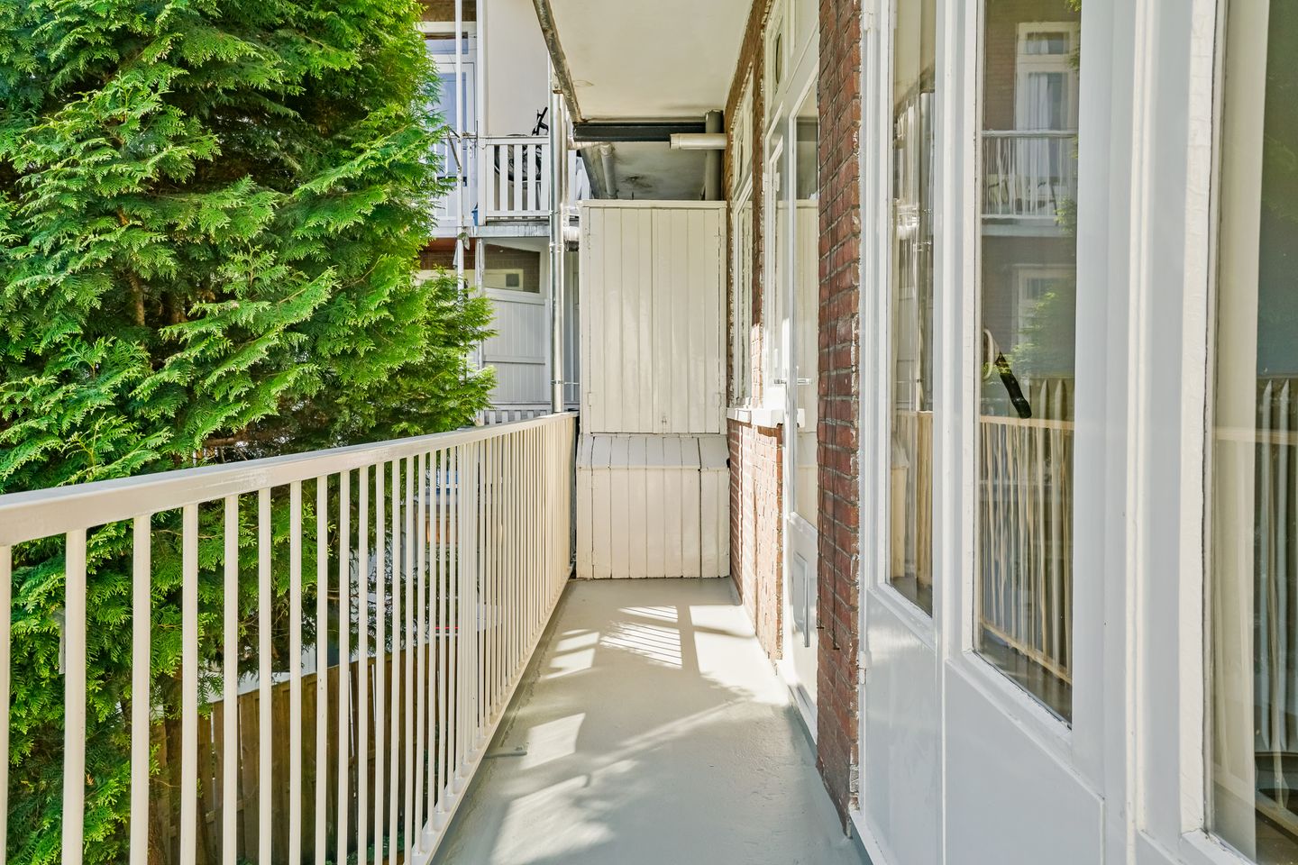 Charming 3-Room Apartment with Bay Window and Balcony in Amsterdam Zuid — 25