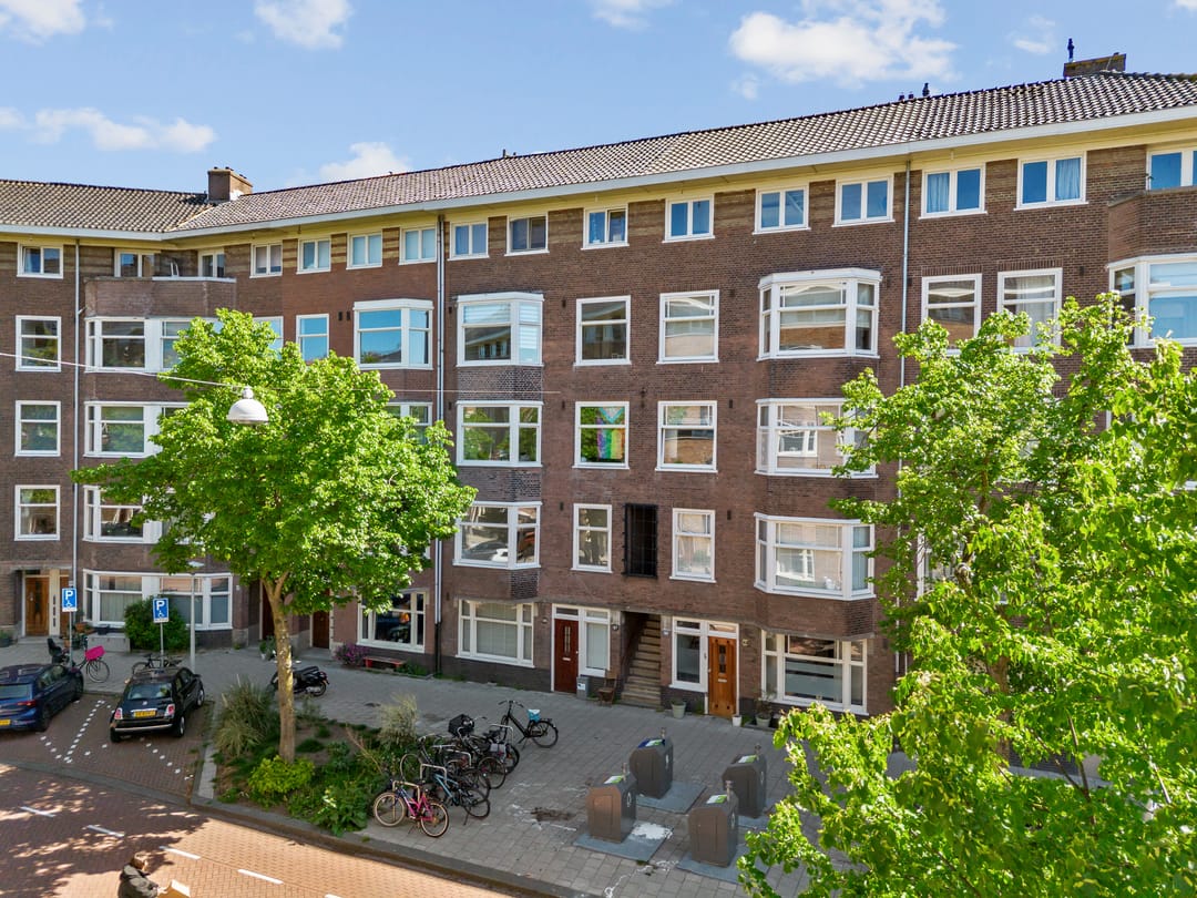 Charming 3-Room Apartment with Bay Window and Balcony in Amsterdam Zuid — 28