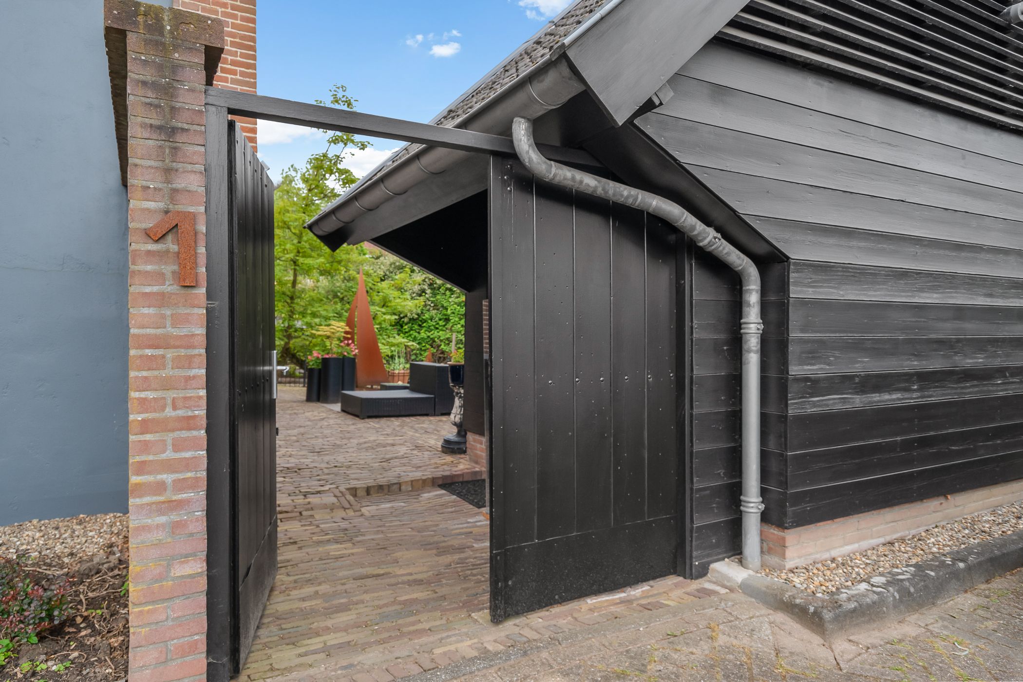 Historic Canal Front Residence with Modern Luxury in IJsselstein — 51