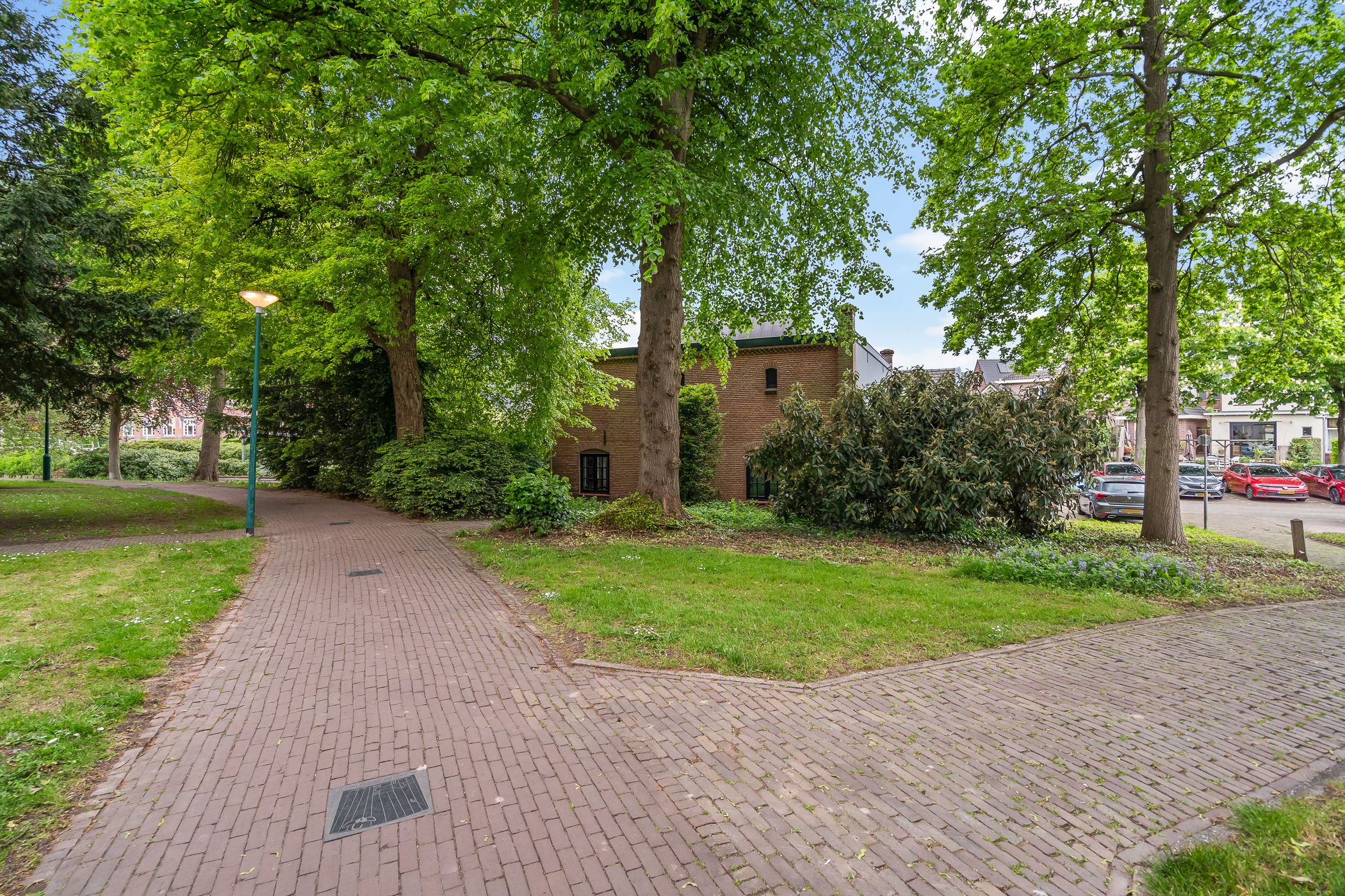 Historic Canal Front Residence with Modern Luxury in IJsselstein — 9