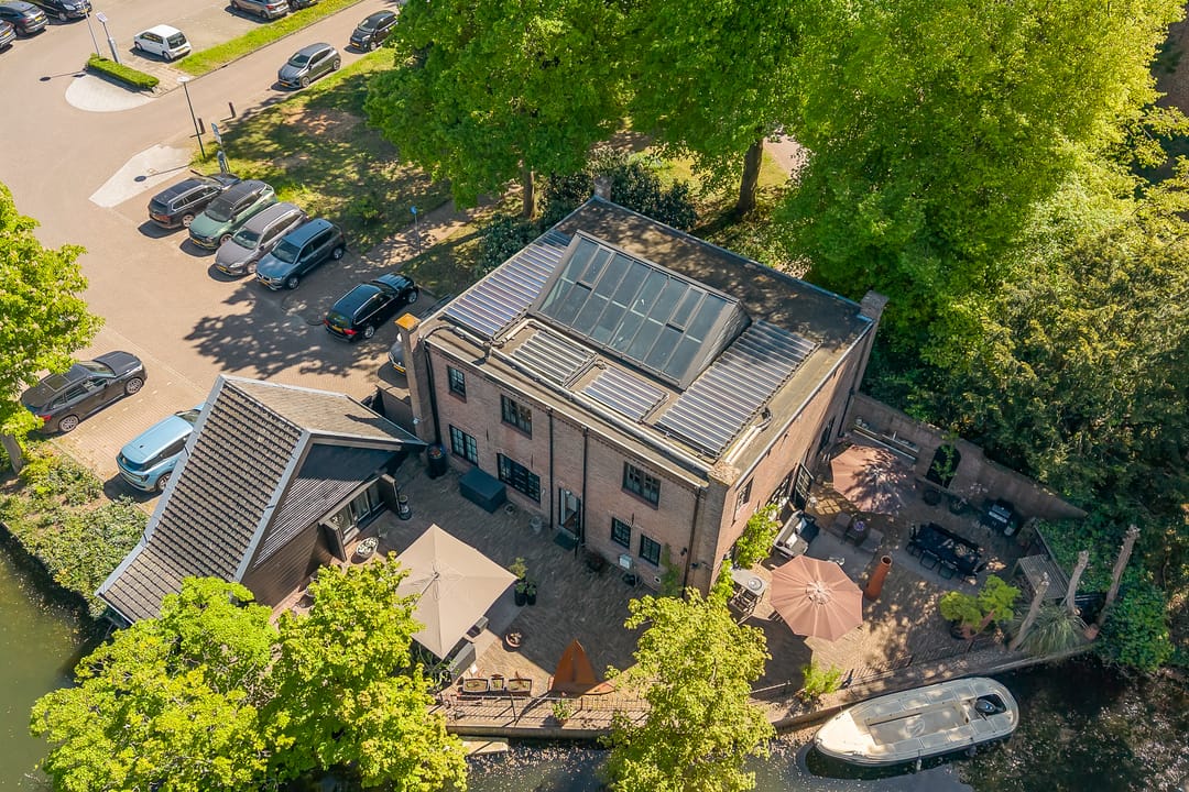 Historic Canal Front Residence with Modern Luxury in IJsselstein — 61