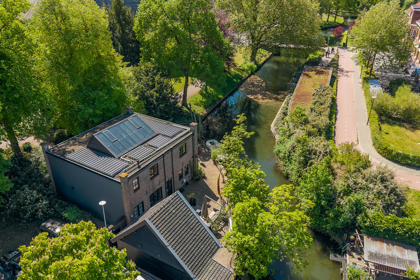 Historic Canal Front Residence with Modern Luxury in IJsselstein — 65