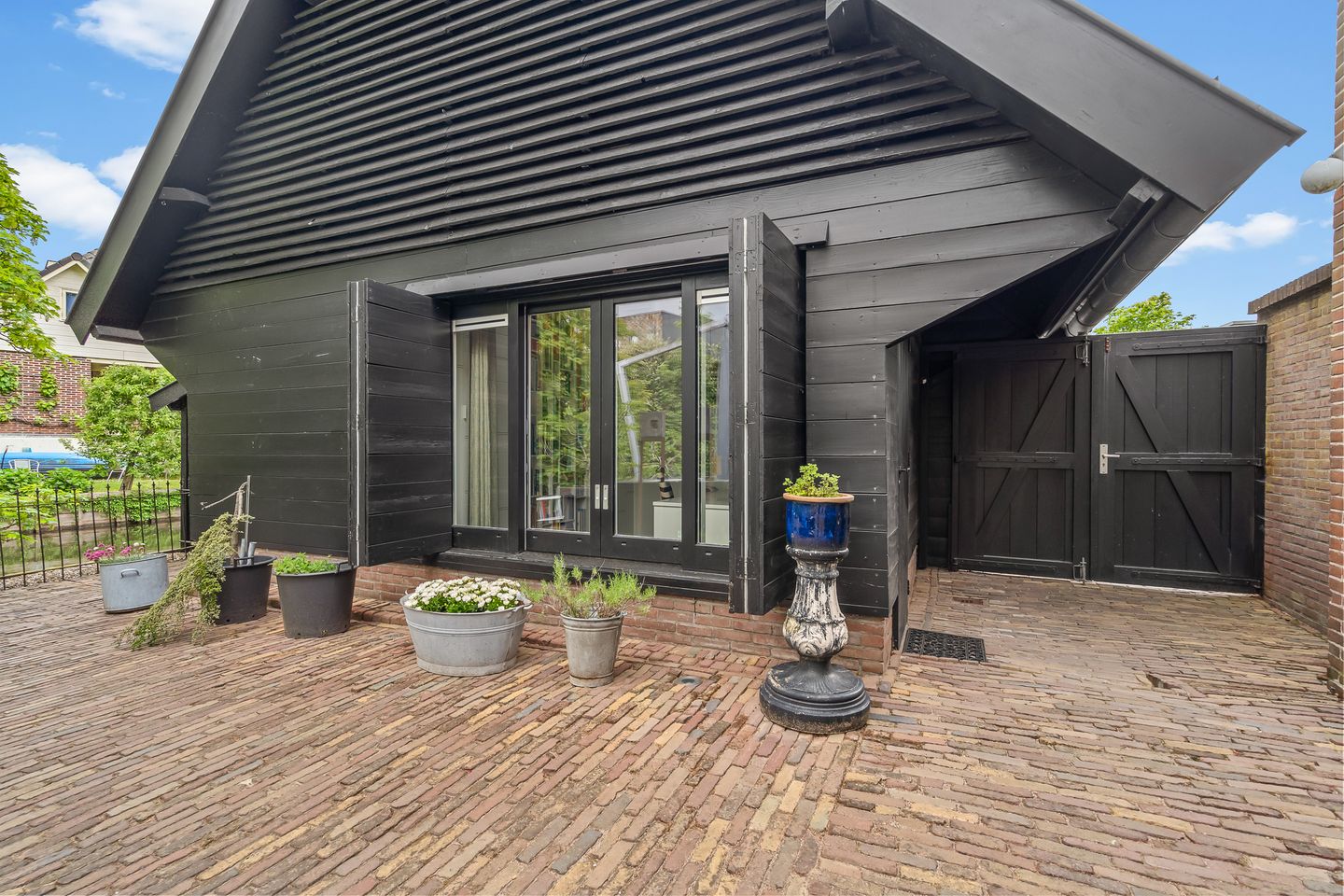 Historic Canal Front Residence with Modern Luxury in IJsselstein — 50