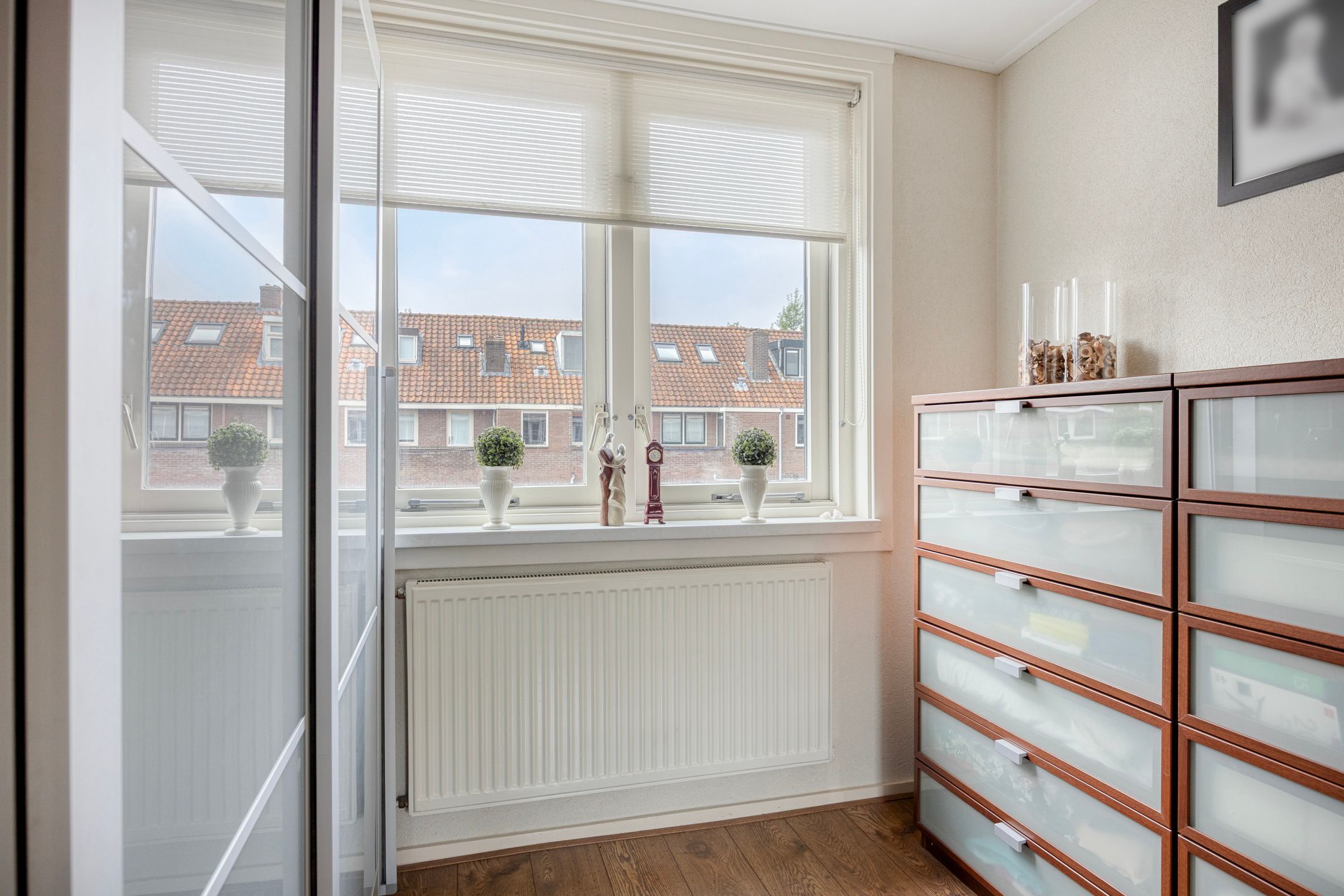 Well-maintained 1930s terraced home with sunny southwest garden in Gouda — 27