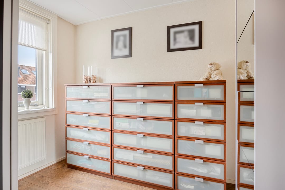 Well-maintained 1930s terraced home with sunny southwest garden in Gouda — 26