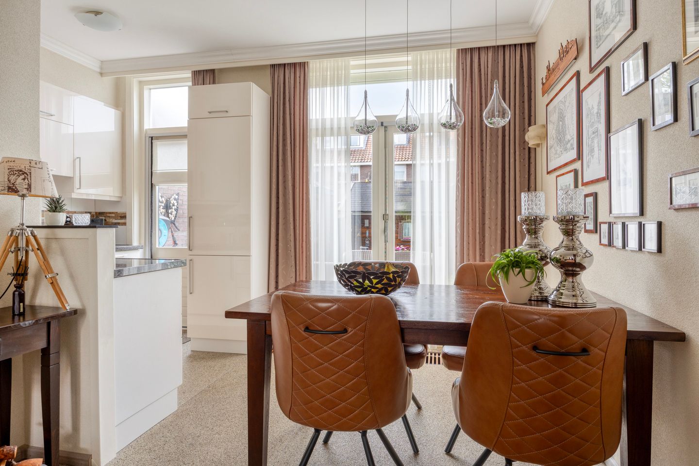 Well-maintained 1930s terraced home with sunny southwest garden in Gouda — 10