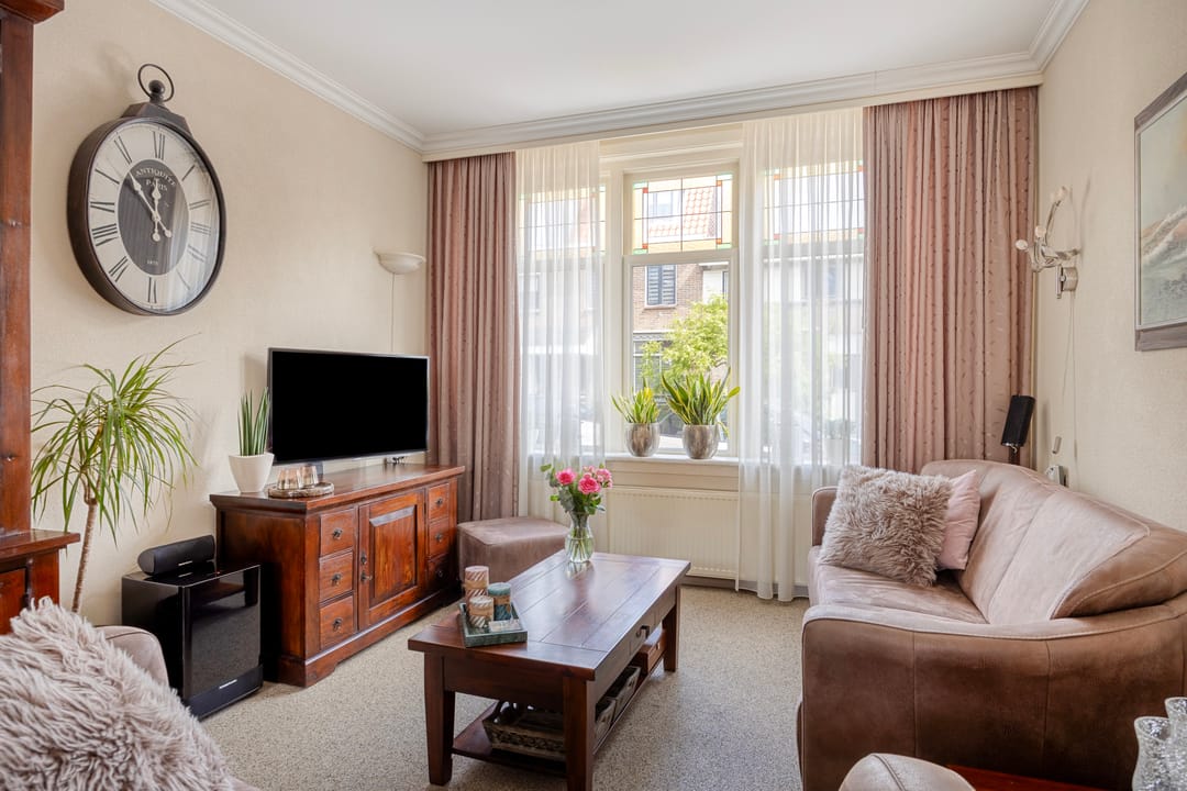 Well-maintained 1930s terraced home with sunny southwest garden in Gouda — 8