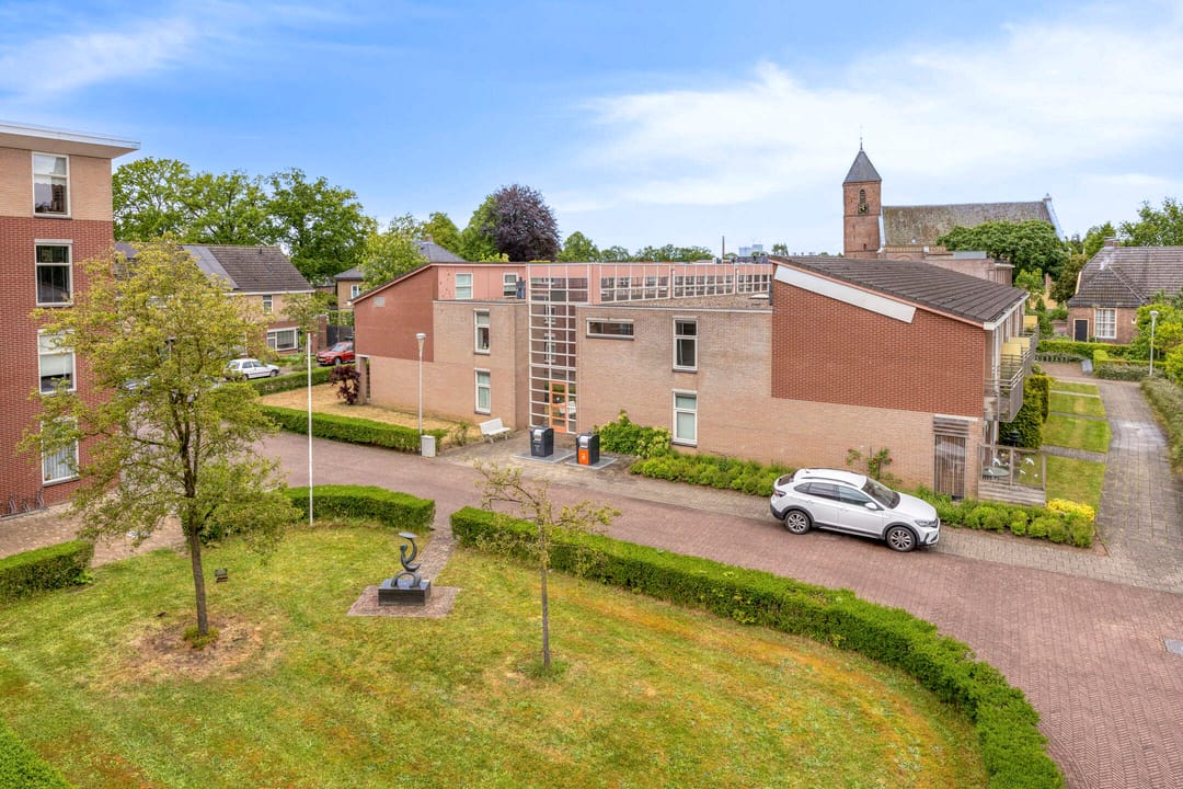 Turnkey Corner Apartment with Lift and Balcony in Heino Centre — 13