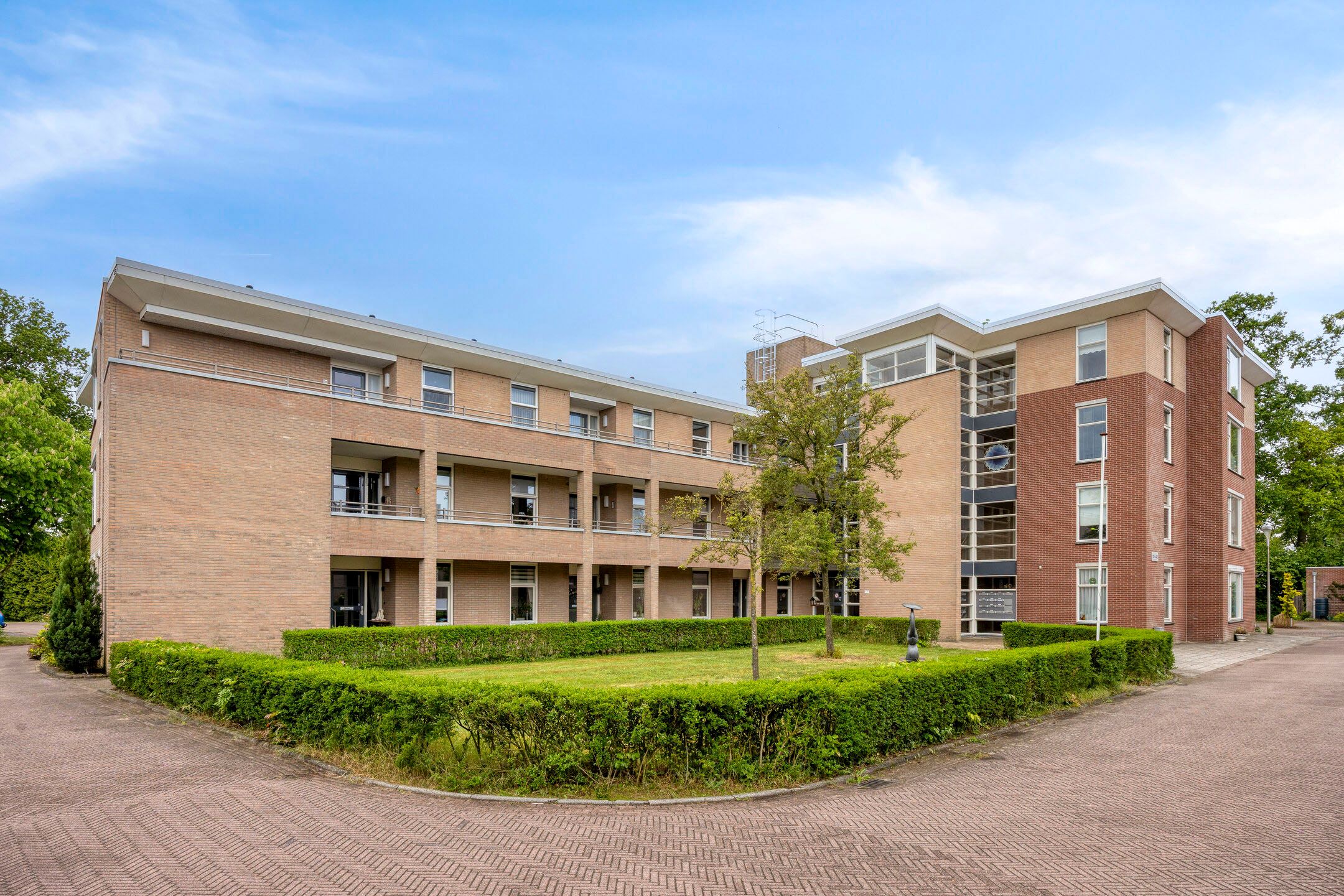 Turnkey Corner Apartment with Lift and Balcony in Heino Centre — 36