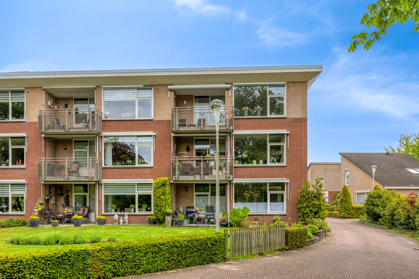Turnkey Corner Apartment with Lift and Balcony in Heino Centre — 35