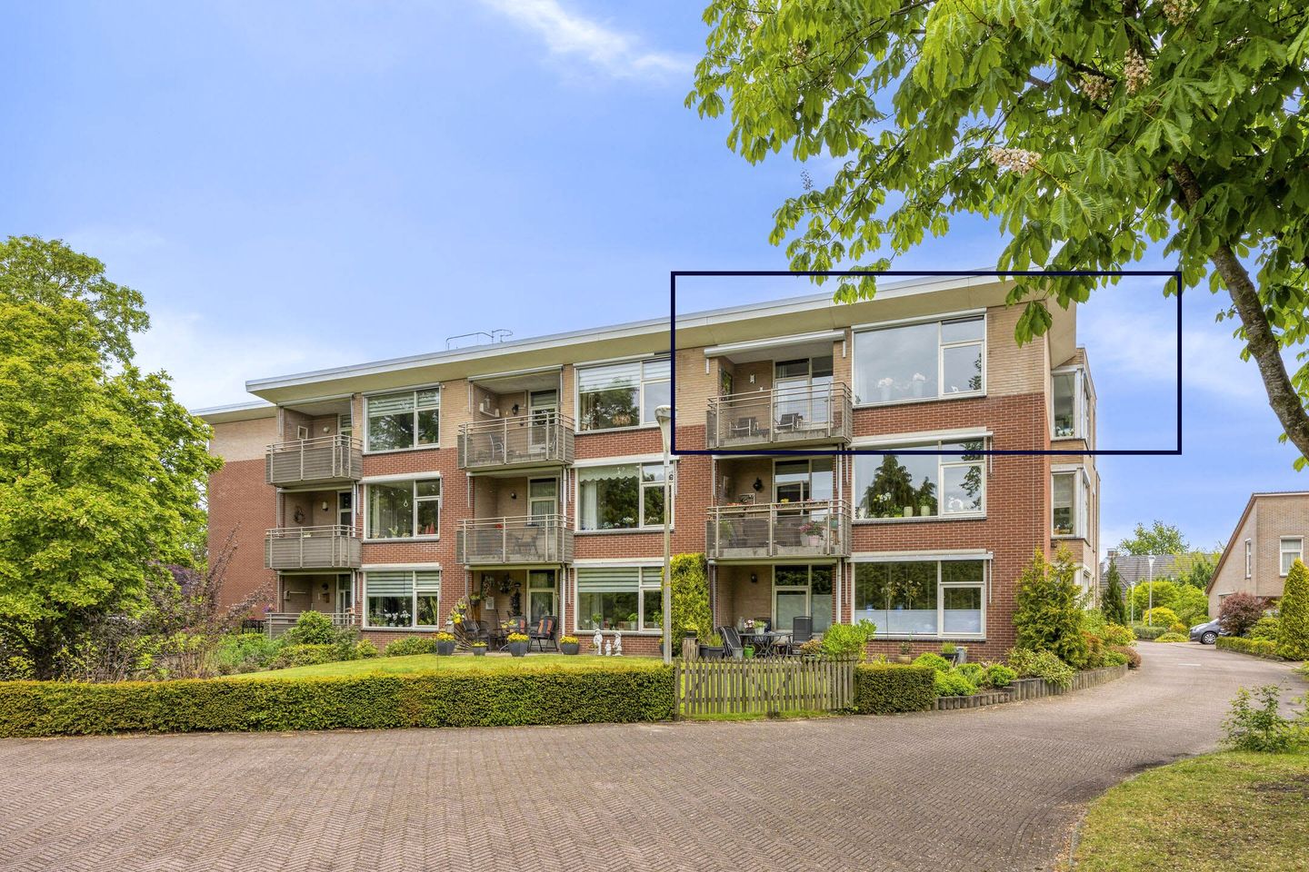 Turnkey Corner Apartment with Lift and Balcony in Heino Centre — 34