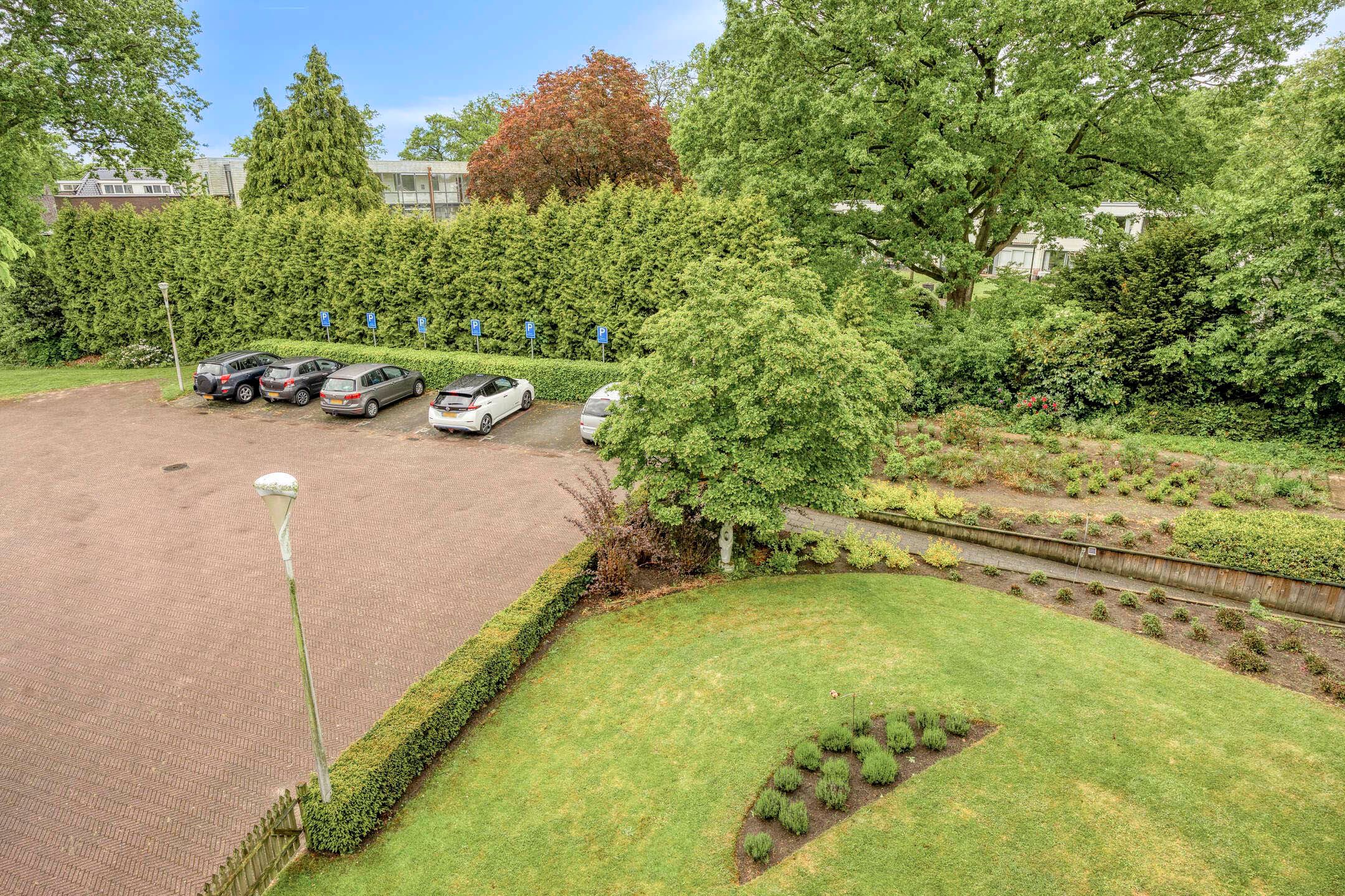 Turnkey Corner Apartment with Lift and Balcony in Heino Centre — 24
