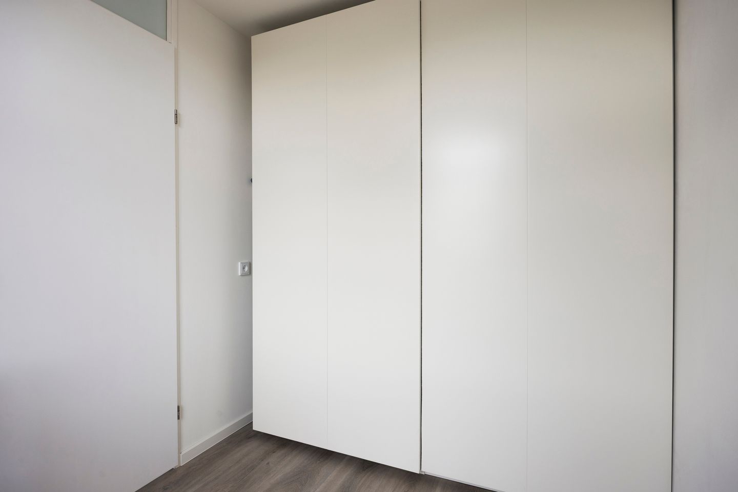 Turnkey Corner Apartment with Lift and Balcony in Heino Centre — 29