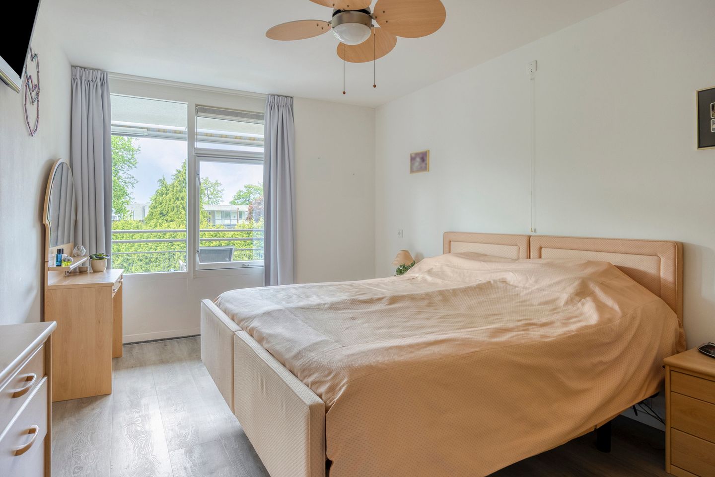 Turnkey Corner Apartment with Lift and Balcony in Heino Centre — 25