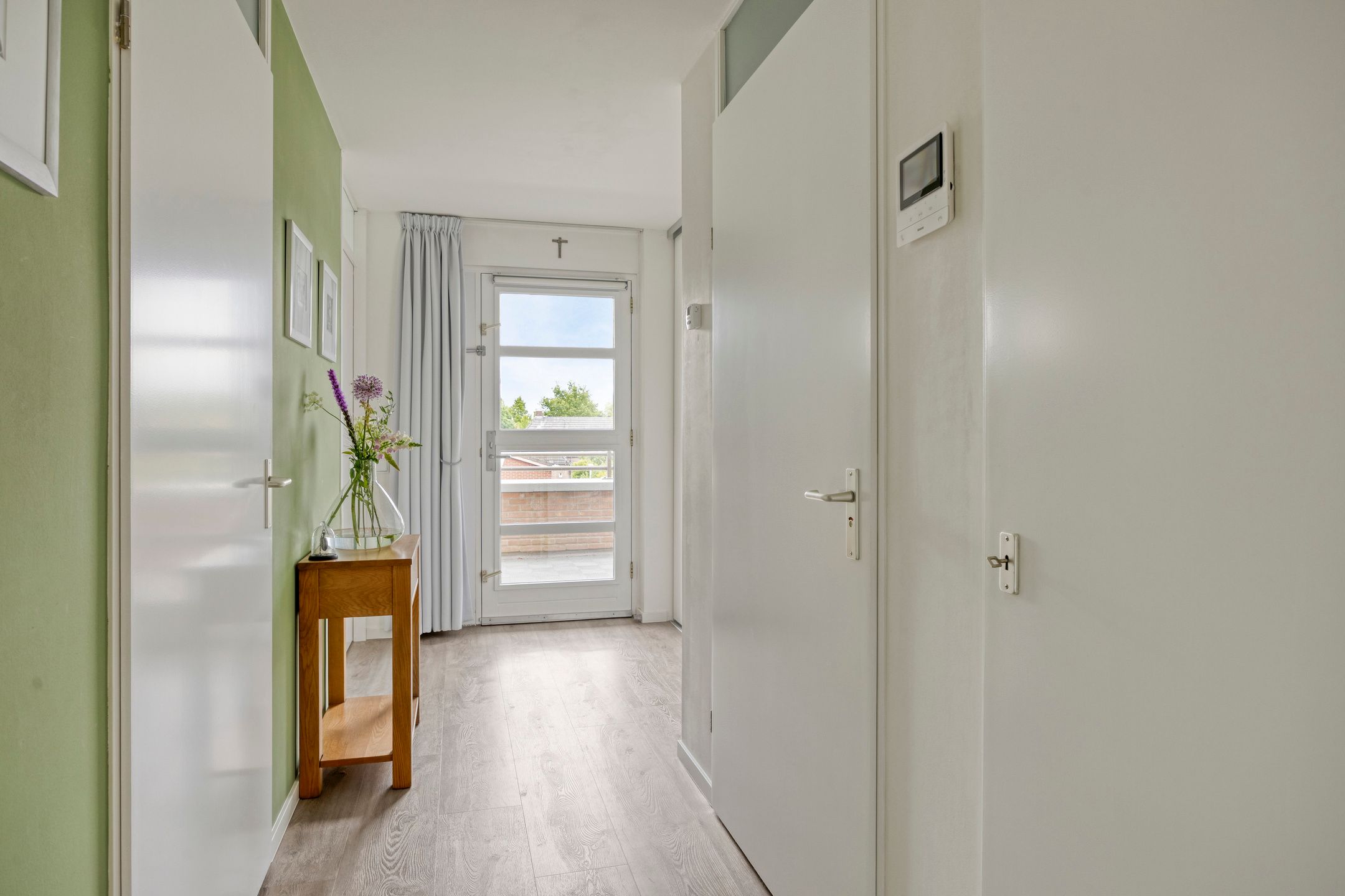 Turnkey Corner Apartment with Lift and Balcony in Heino Centre — 15