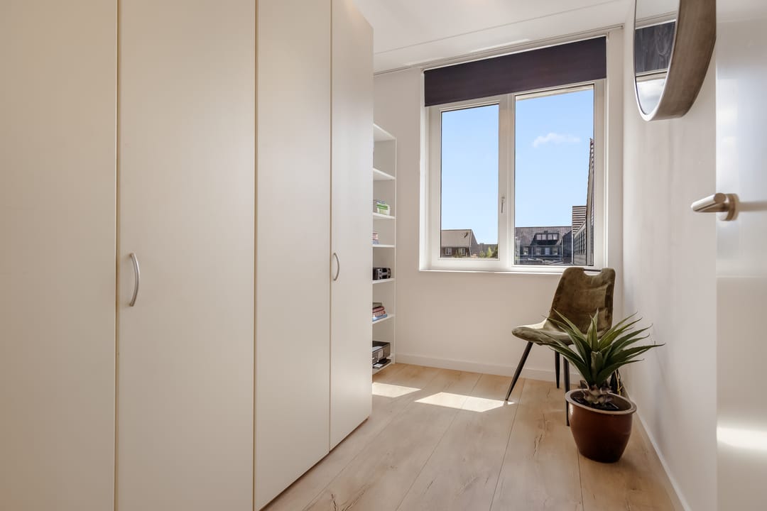 Modern Family Home in Popular Blaricummermeent — 17