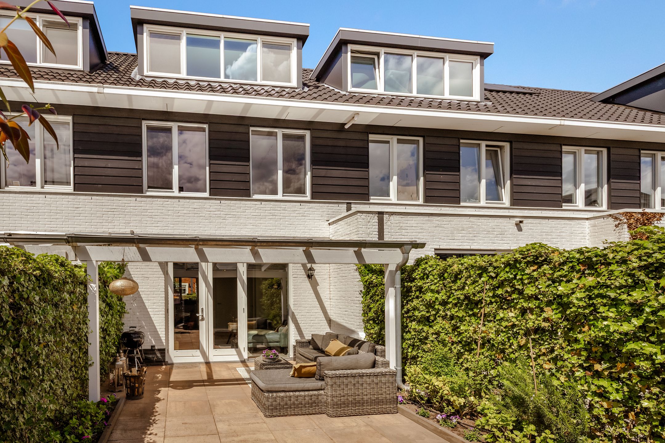 Modern Family Home in Popular Blaricummermeent — 27