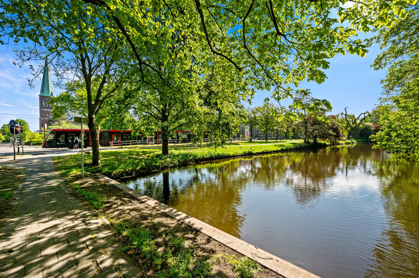 Photo 40 of Burgemeester Elsenlaan 23