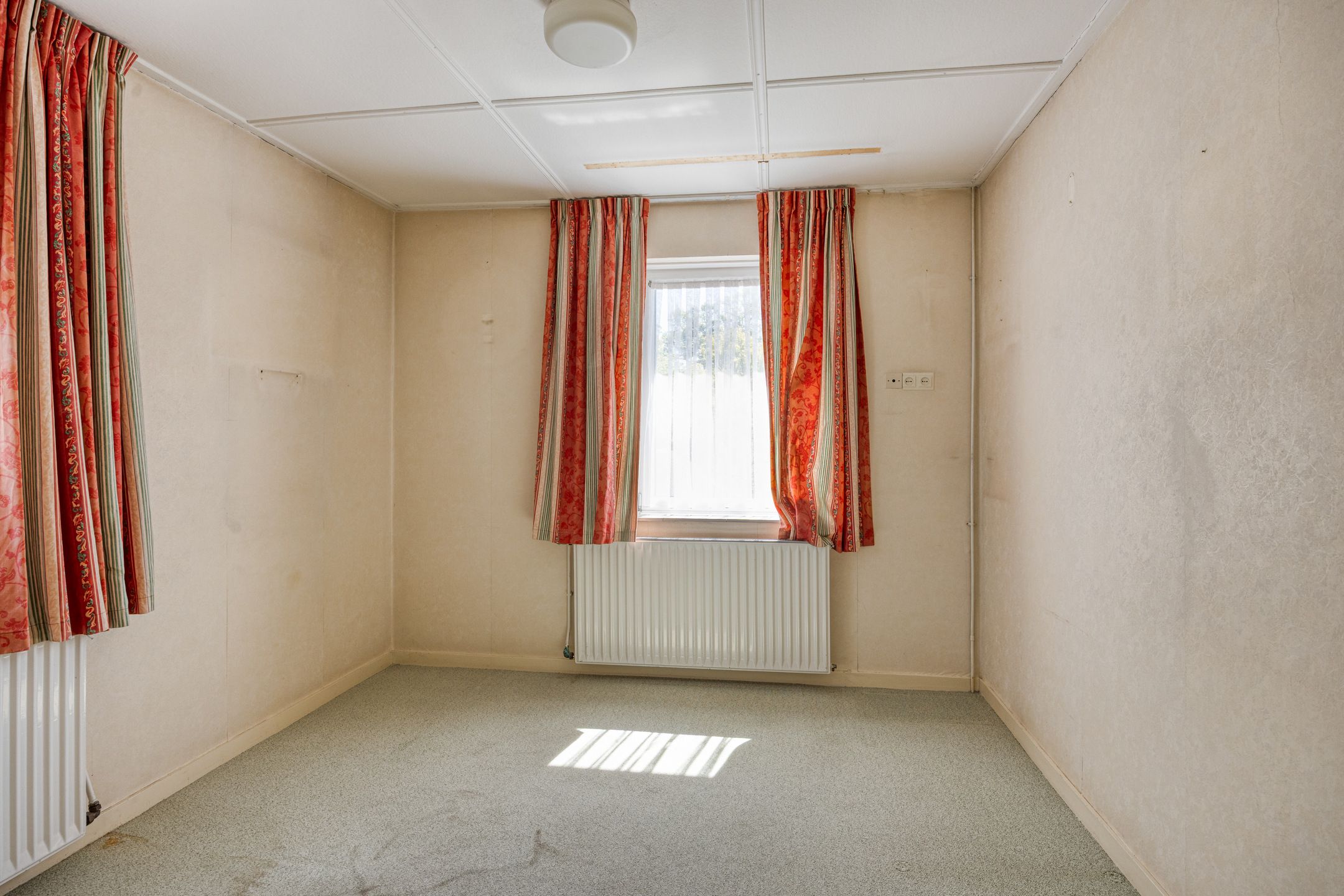 Detached Home with Extensive 3690 m² Plot in Rural Sint Hubert — 33