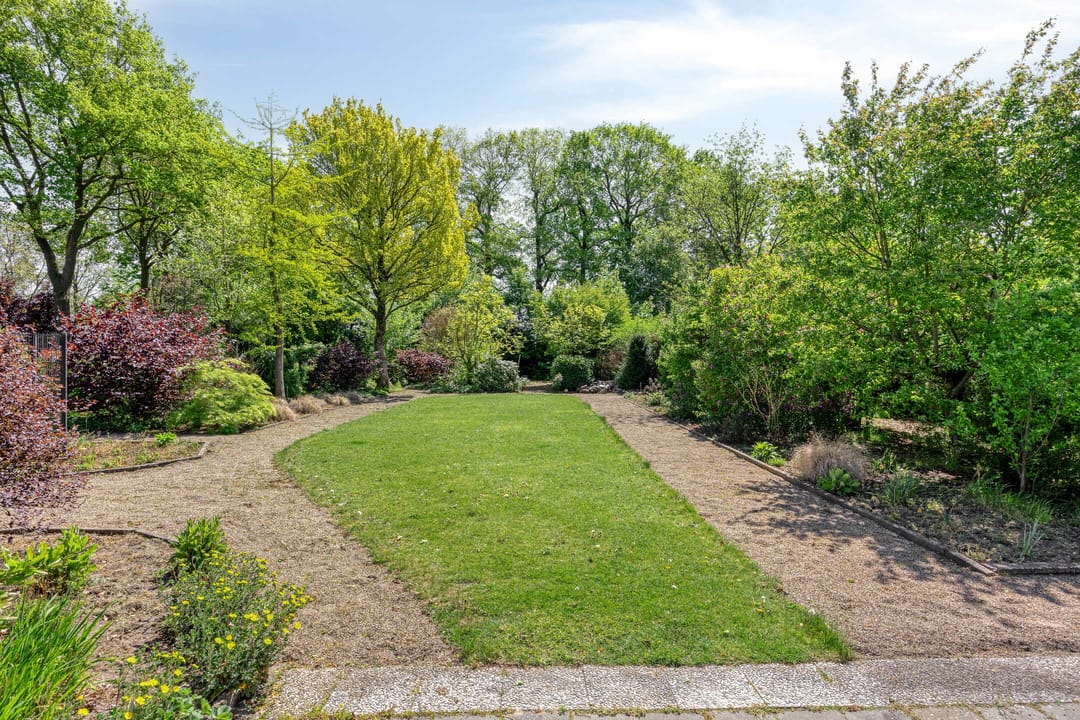 Detached Home with Extensive 3690 m² Plot in Rural Sint Hubert — 56