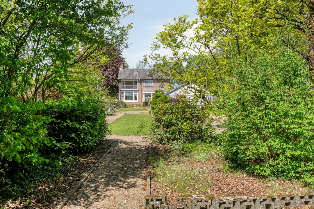 Detached Home with Extensive 3690 m² Plot in Rural Sint Hubert — 62