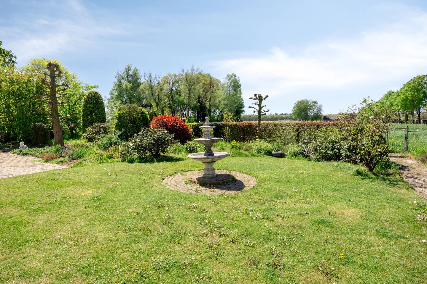 Detached Home with Extensive 3690 m² Plot in Rural Sint Hubert — 55