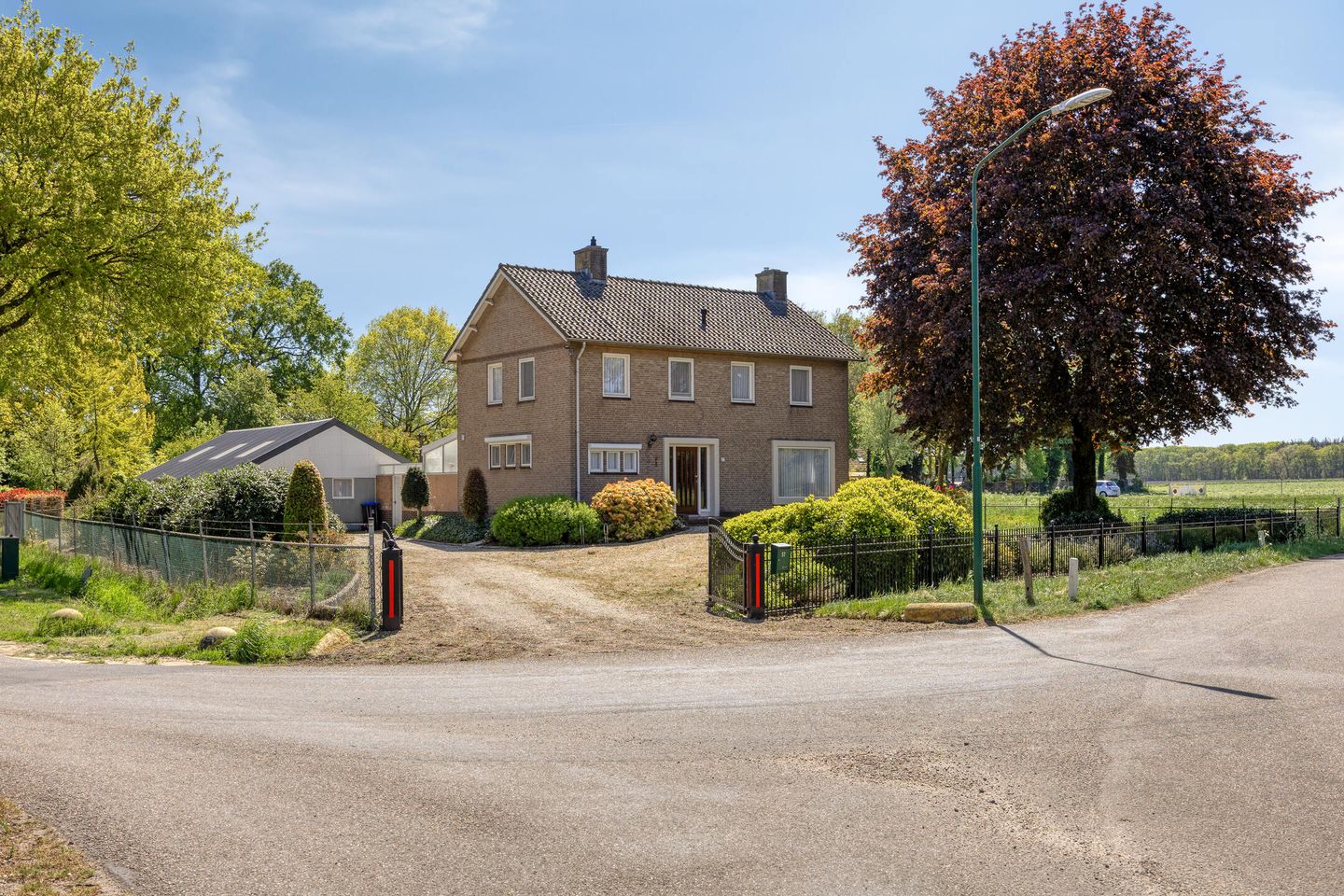 Detached Home with Extensive 3690 m² Plot in Rural Sint Hubert — 65