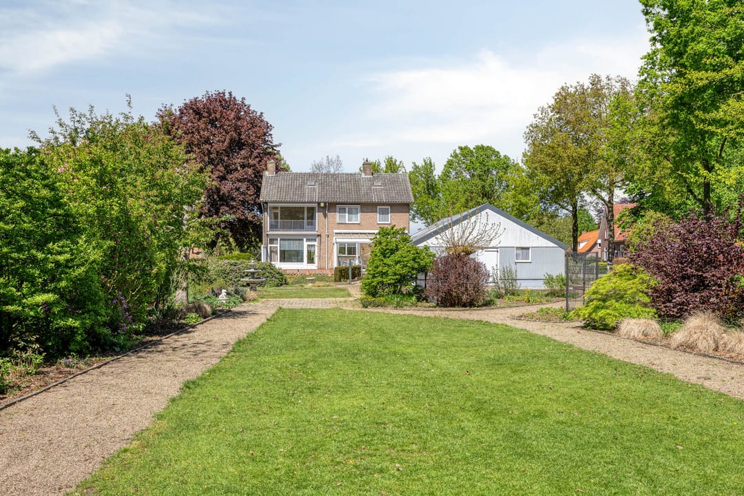 Detached Home with Extensive 3690 m² Plot in Rural Sint Hubert — 53