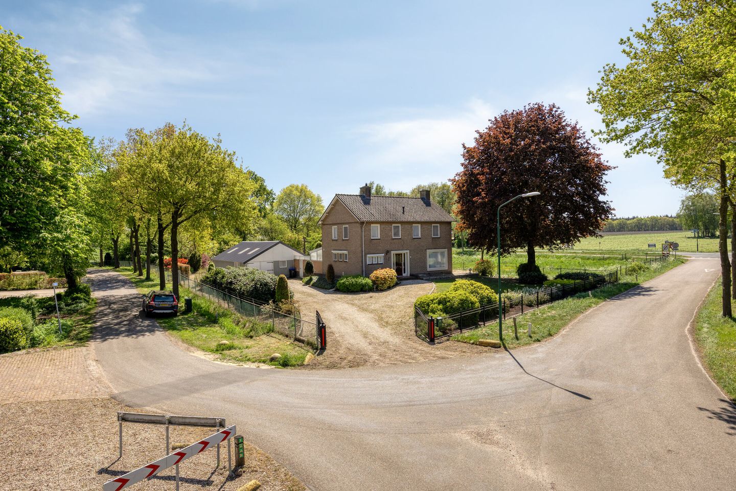 Detached Home with Extensive 3690 m² Plot in Rural Sint Hubert — 64