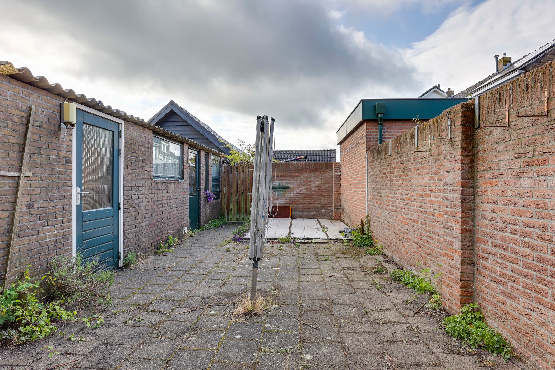 Terraced house with renovation potential in Hattem-Noord — 24