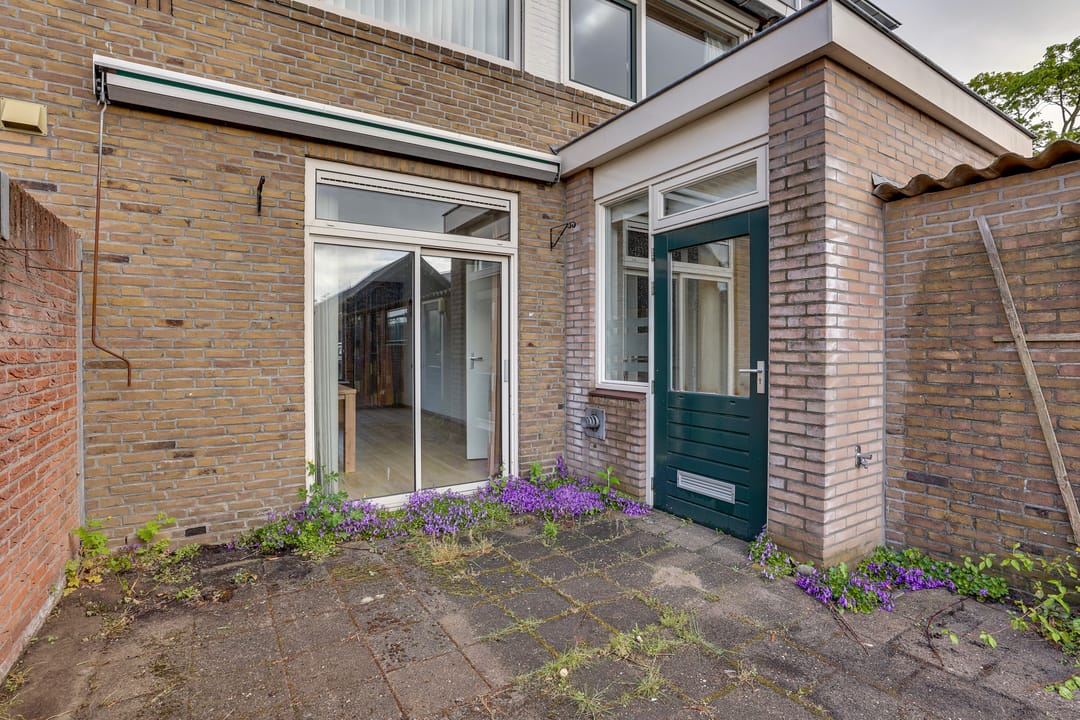 Terraced house with renovation potential in Hattem-Noord — 28