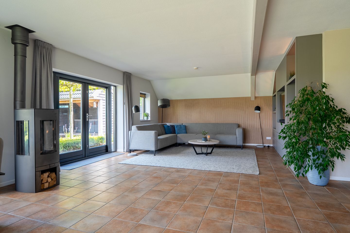 Spacious Farmhouse with Separate Guest Accommodation in Drenthe — 20