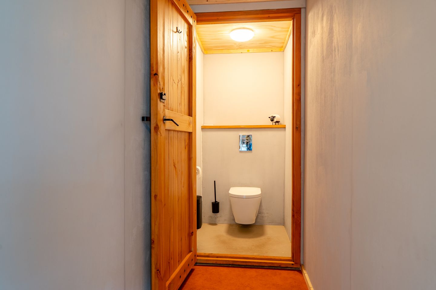 Spacious Farmhouse with Separate Guest Accommodation in Drenthe — 85