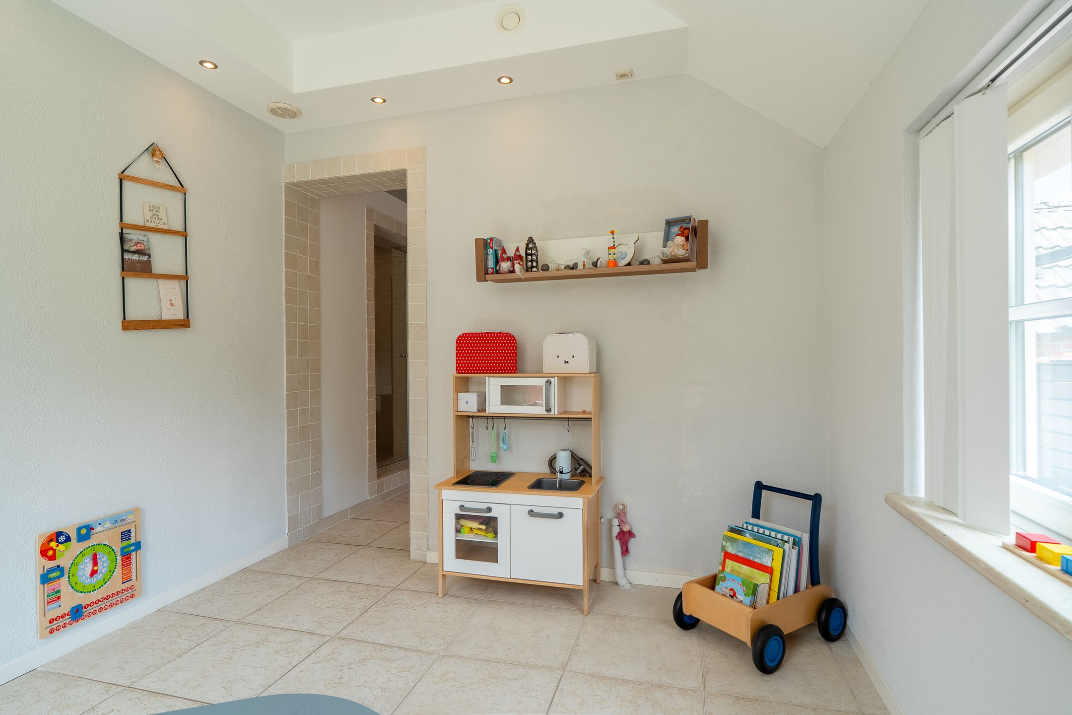 Spacious Farmhouse with Separate Guest Accommodation in Drenthe — 51