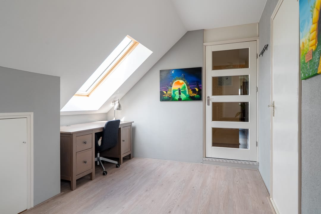 Spacious Farmhouse with Separate Guest Accommodation in Drenthe — 68